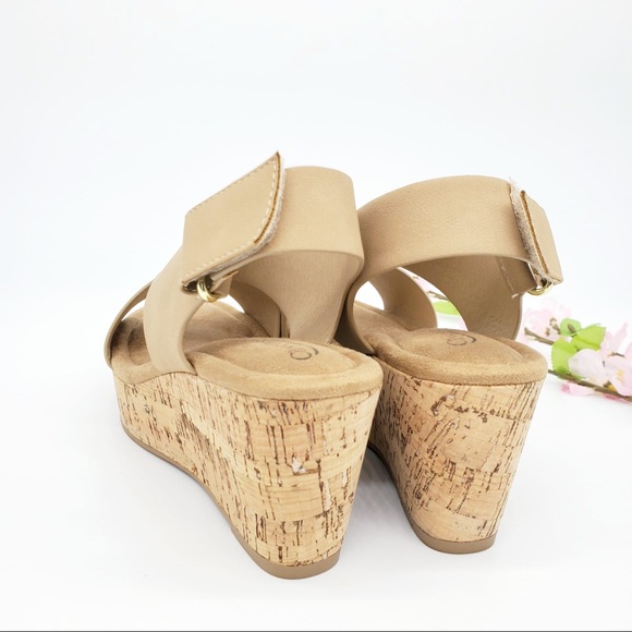 Beige Platform Sandal - Picture 4 of 6